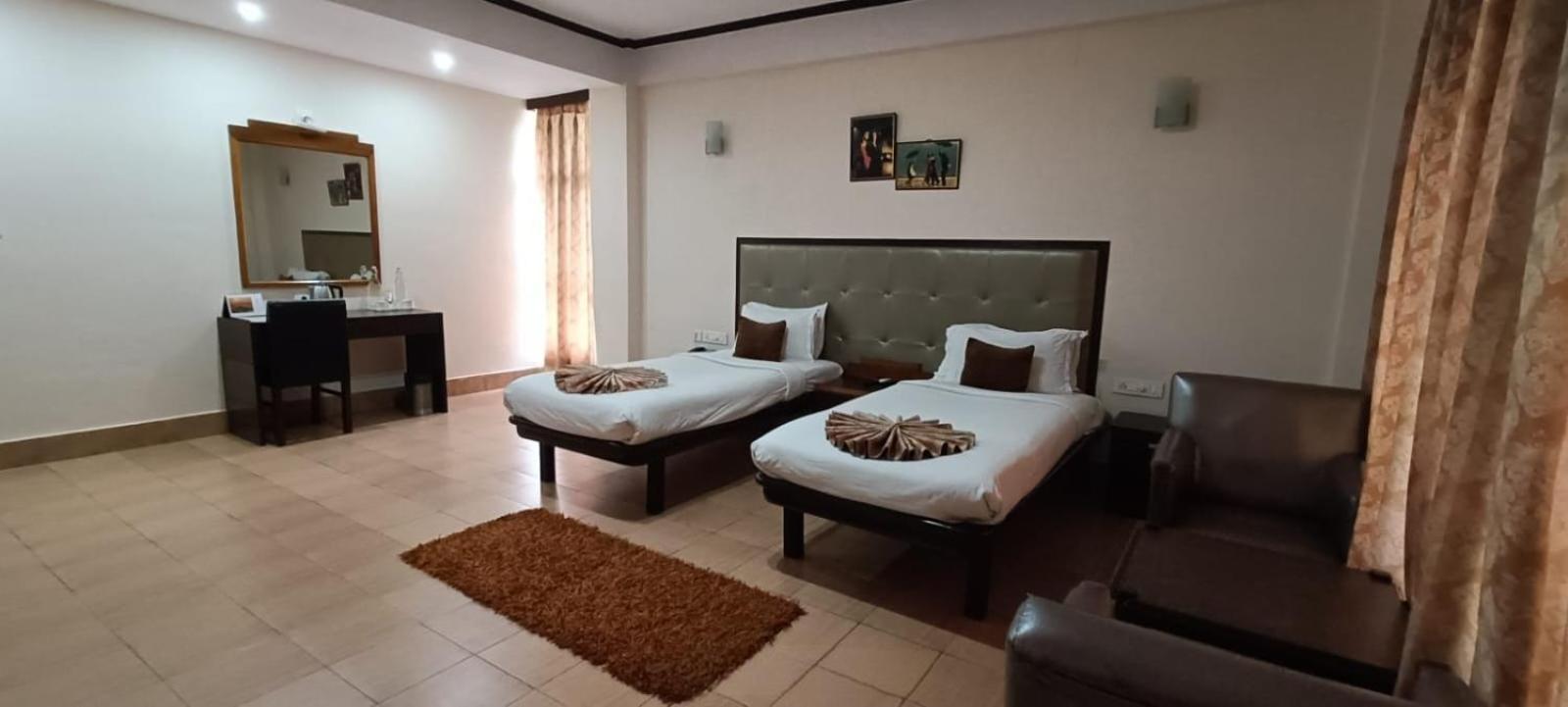 Polo Tura Hotel Экстерьер фото