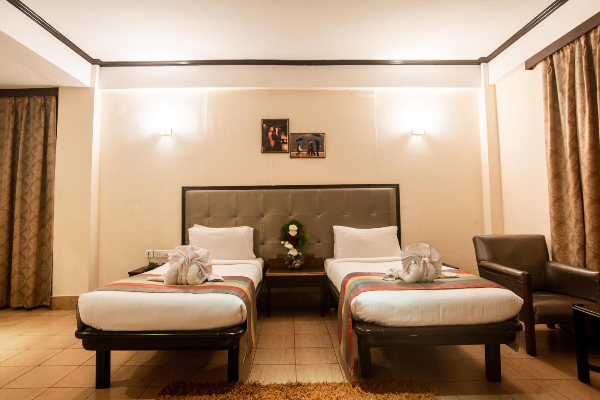 Polo Tura Hotel Экстерьер фото