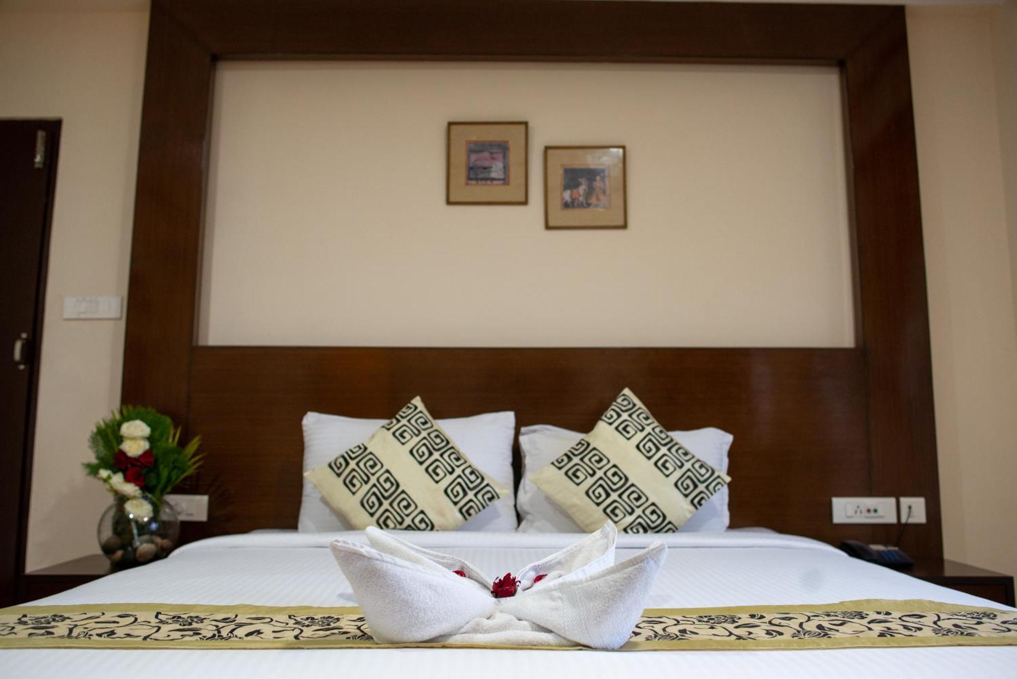 Polo Tura Hotel Экстерьер фото