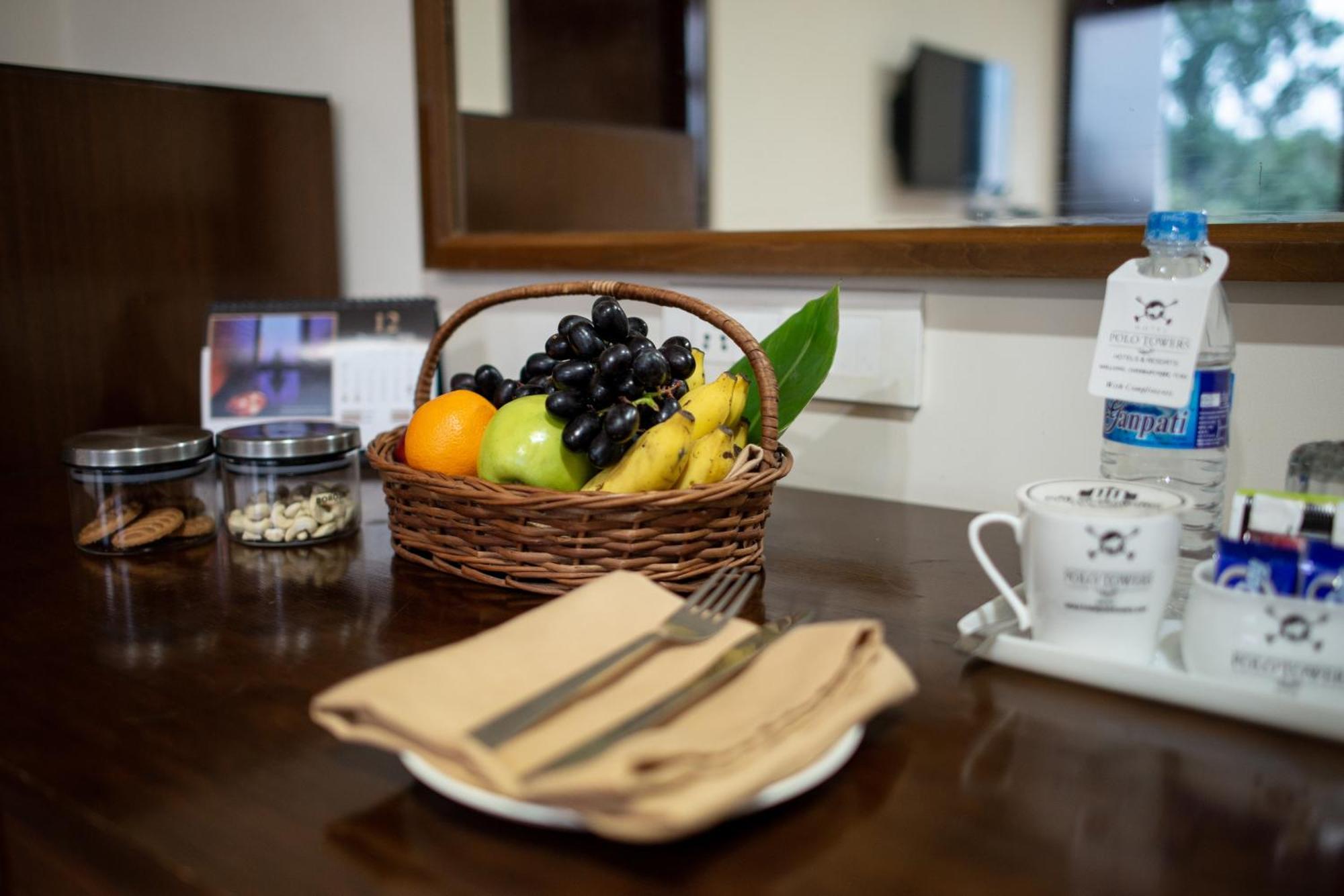 Polo Tura Hotel Экстерьер фото