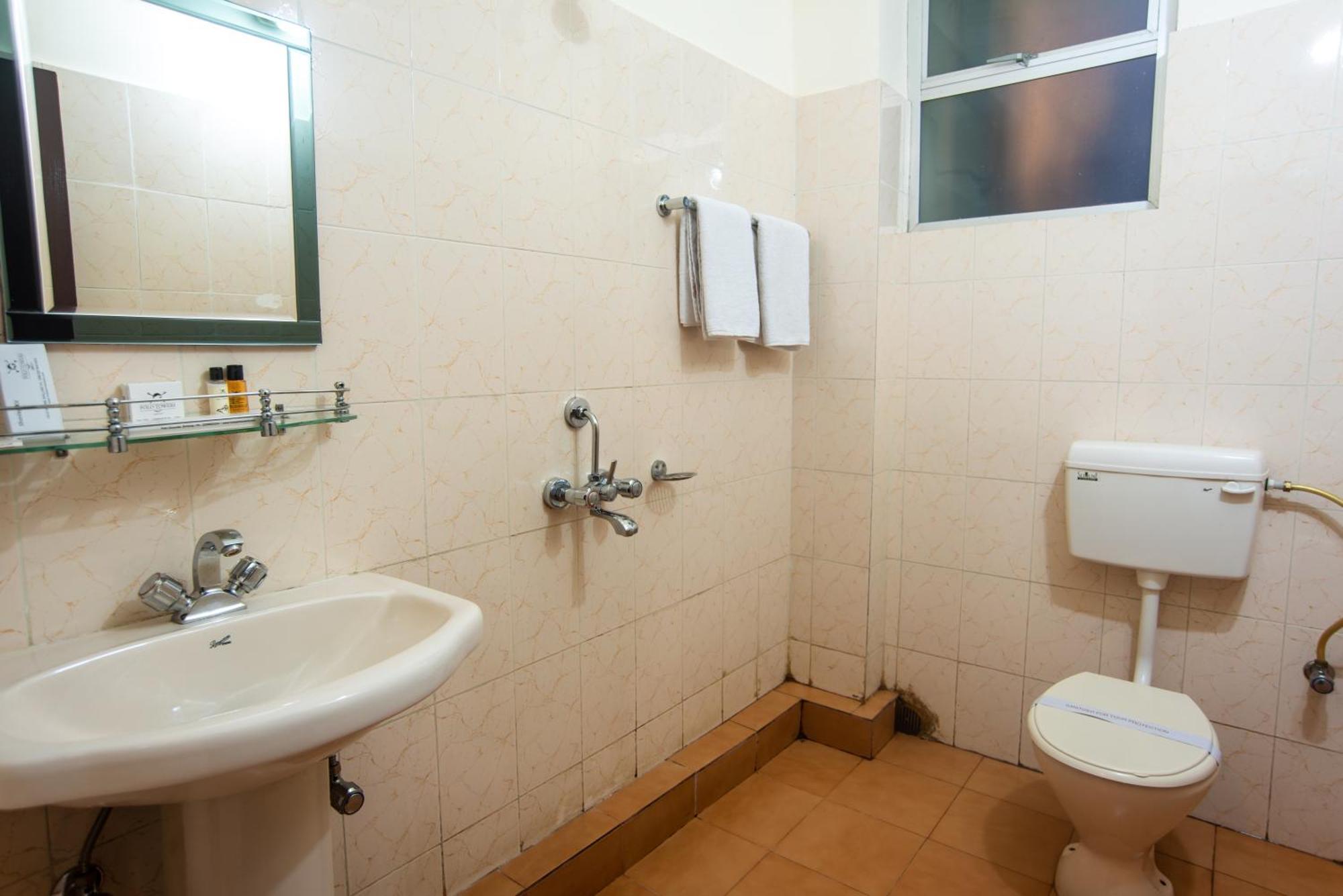 Polo Tura Hotel Экстерьер фото