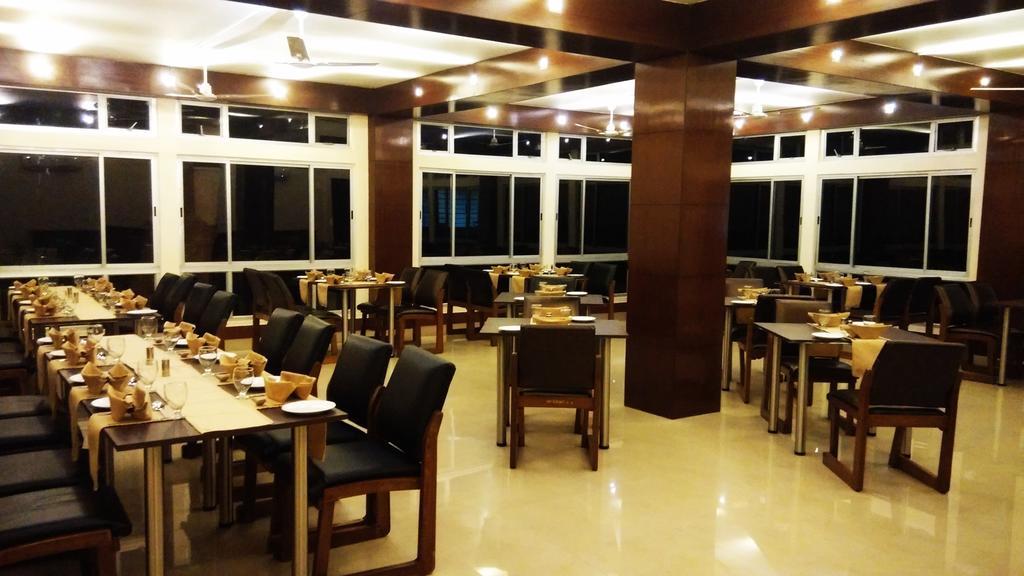 Polo Tura Hotel Экстерьер фото