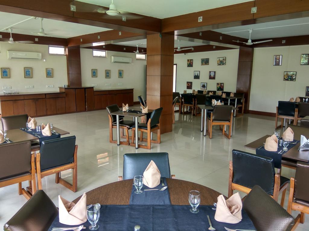 Polo Tura Hotel Экстерьер фото